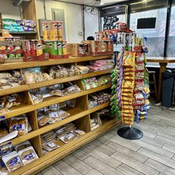 Huntington Deli - Inside