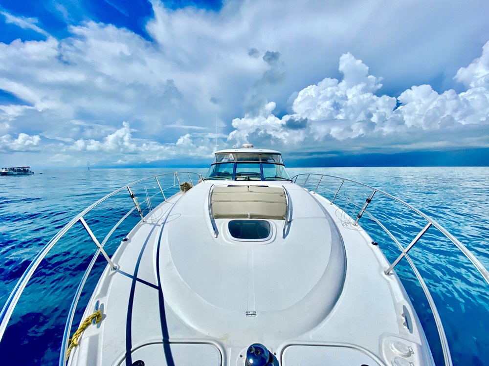 Okeyanos Luxury Yacht Charters Logo