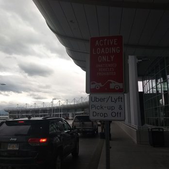 Uber - Anchorage airport uber/lyft pickup and drop off on upper level departures - Taxis Near Me