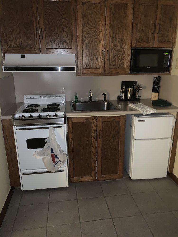 THE RAZORBACK INN 18 Photos 1024 Cannon Cir, Little Rock AFB