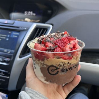 Everbowl - Full moon bowl, 10 out of 10! - Acai Bowls Near Me - Omaha, Nebraska