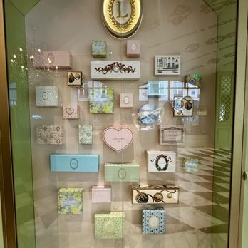 Ladurée - Macaron box display - Macarons Near Me - Paris, 75 Ladurée - Macaron box display - Macarons Near Me - Paris, 75