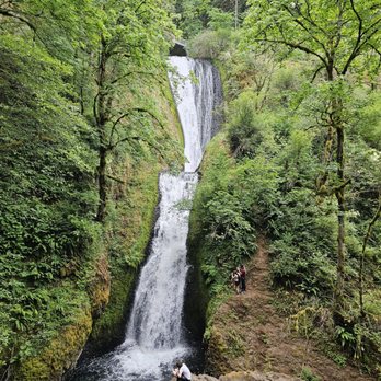 Bridal Veil Falls - Hiking Near Me - Corbett, Oregon