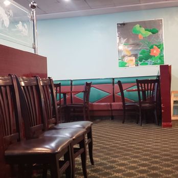 Panda Hut Chinese Restaurant - the dining area - Chinese Near Me - Milwaukee, Wisconsin Panda Hut Chinese Restaurant - the dining area - Chinese Near Me - Milwaukee, Wisconsin