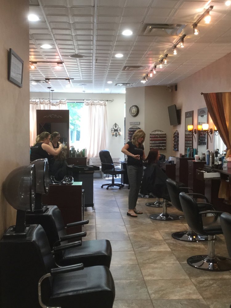 SALON 37 Updated August 2024 37 W Main St, East Islip, New York