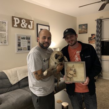 Trailer Made San Diego - My friends with the portrait of their dog - Jewelry Near Me Trailer Made San Diego - My friends with the portrait of their dog - Jewelry Near Me