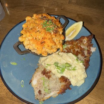 Gallery 41 Water’s Edge Grill - Red snapper with three cheese Cavatappi - Sandwiches Near Me - Corpus Christi, Texas Gallery 41 Water’s Edge Grill - Red snapper with three cheese Cavatappi - Sandwiches Near Me - Corpus Christi, Texas