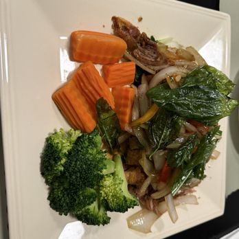 PingYang Thai - Crispy duck with basil - Thai Near Me - Hackensack, New Jersey