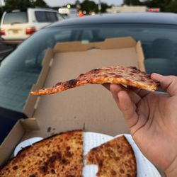 Capricci Pizzeria Panineria Ristorante - So thin, no flop