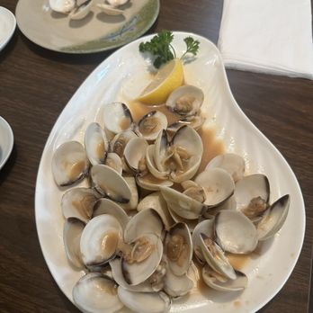 Kasagiri Restaurant - Couldn't Wait to eat these sautéed clams, Not Bad - Sushi Bars Near Me - Tehachapi, California