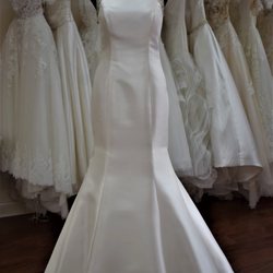 Donna's Bridal - This Dress is Beautiful! Reserve Your Appointment Today Thought our Website! https://www.donnas-bridal.com/