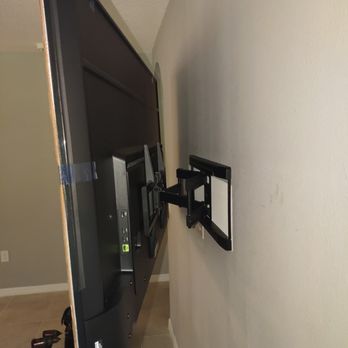 Toolbox Handyman Services - Flat screen TV wall installation. - Handyman Near Me Toolbox Handyman Services - Flat screen TV wall installation. - Handyman Near Me