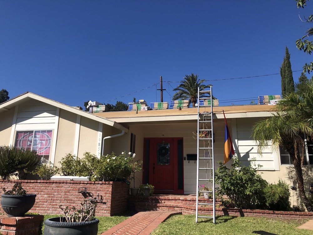 Slide of G R Roofing