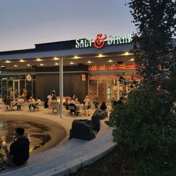 Salt & Straw - Outdoor seating