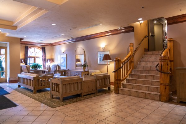 Banff Caribou Lodge & Spa by null