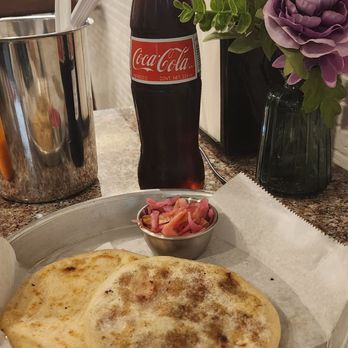 Ricas Pupusas & Mas - Salvadoran Near Me - Woodside, New York Ricas Pupusas & Mas - Salvadoran Near Me - Woodside, New York