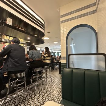 Susie's Rise & Dine - Diners Near Me - Toronto, Ontario Susie's Rise & Dine - Diners Near Me - Toronto, Ontario