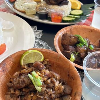 Lakay Kusina - Chicken Adobo, Pork Sisig and Tapsilog - Filipino Near Me - Toronto, Ontario Lakay Kusina - Chicken Adobo, Pork Sisig and Tapsilog - Filipino Near Me - Toronto, Ontario
