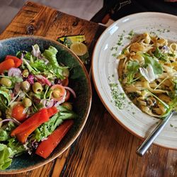 Amicus Restaurant - Salad, pasta
