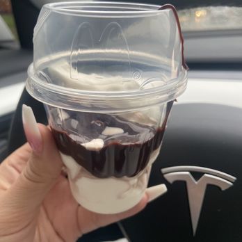 McDonald's - Chocolate sundae - Fast Food Near Me - Ripon, California