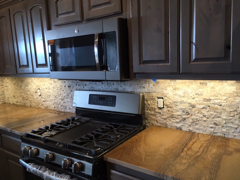 CARPET CABIN Updated August 2024 6100 Highway 71 S, Fort Smith