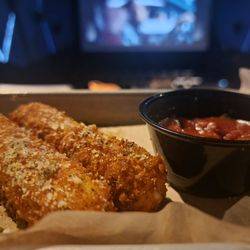 Studio Movie Grill - Big, fat, yummy cheese sticks.