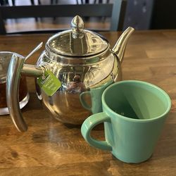 Pho Nhi Vietnamese Noodle House - D7 - Tra Nong (Hot Tea)