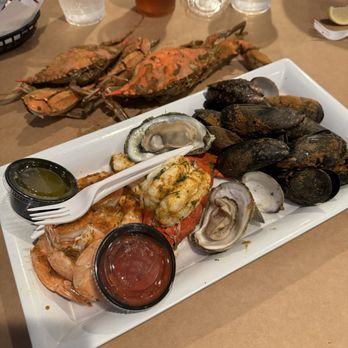 L P Steamers - Combo - Seafood Near Me - Baltimore, Maryland