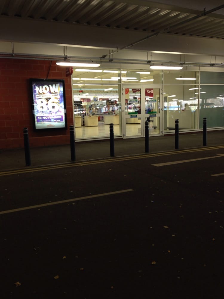 SAINSBURY’S 10 Darnley Mains Road, Thornliebank, East Renfrewshire