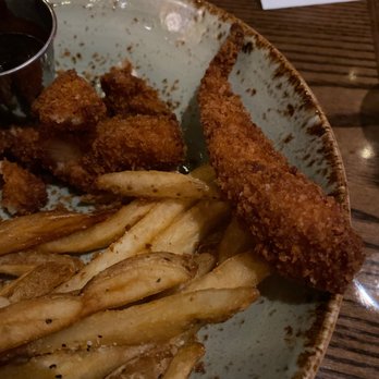 Hard Rock Cafe - Shriveled up soggy fries and burnt dried out flavorless chicken toughs. - American Near Me - Pigeon Forge, Tennessee Hard Rock Cafe - Shriveled up soggy fries and burnt dried out flavorless chicken toughs. - American Near Me - Pigeon Forge, Tennessee