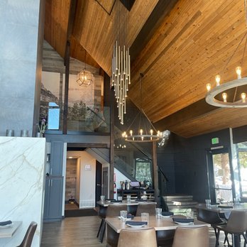 The Lakehouse - Ambiance inside - New American Near Me - Heber, Utah The Lakehouse - Ambiance inside - New American Near Me - Heber, Utah