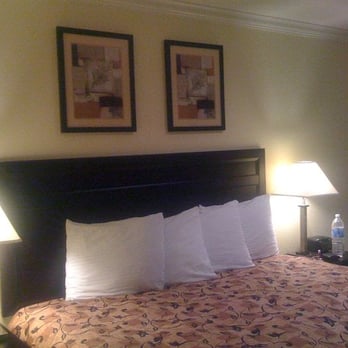 Quality Inn University - Our bed in room 107 - Hotels Near Me - Berkeley, California Quality Inn University - Our bed in room 107 - Hotels Near Me - Berkeley, California