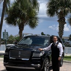 Danny Boy Limousine - Lincoln Navigator L.