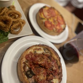 Lou Malnati's Pizzeria - Pizza Near Me - Chicago, Illinois Lou Malnati's Pizzeria - Pizza Near Me - Chicago, Illinois