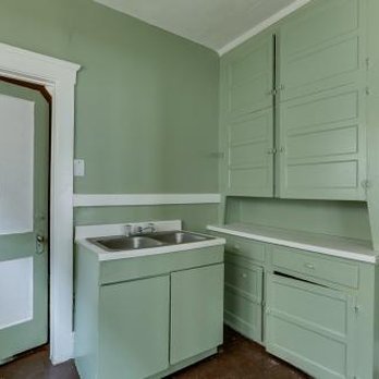 Castle - Kitchen Move-In Day - Property Management Near Me - Detroit, Michigan
