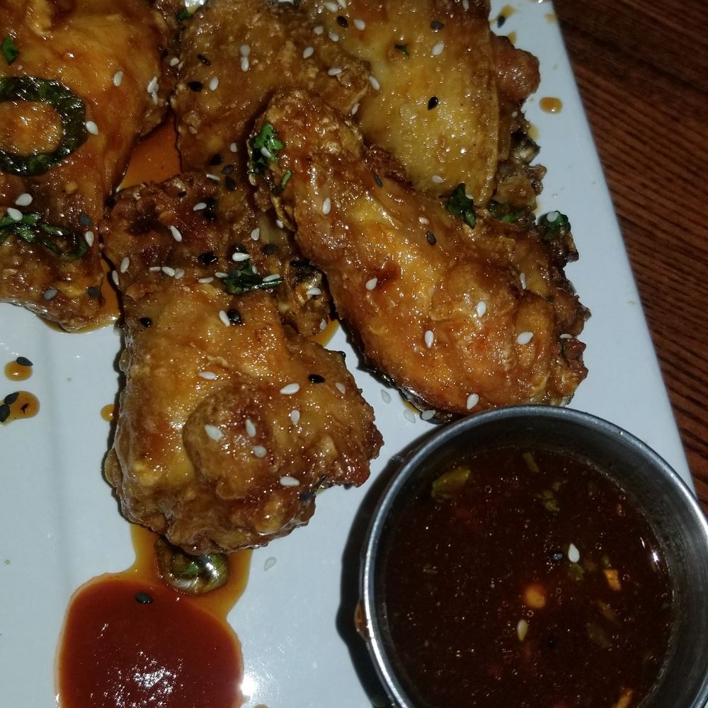 Houlihan's - Thai Chile Chicken Wings - Bars Near Me - Lee's Summit, Missouri