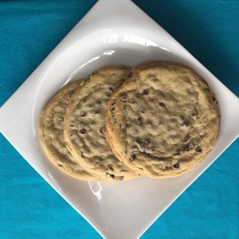 Sweet Tooth Velle - chocolate chip cookies on a square plate - Custom Cakes Near Me - Fort Worth, Texas Sweet Tooth Velle - chocolate chip cookies on a square plate - Custom Cakes Near Me - Fort Worth, Texas