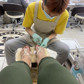 Lulu's Nails - Nail Salons Near Me - Mount Sinai, New York