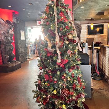 The Christmas Bar - Trees - Pop-Up Restaurants Near Me - Honolulu, Hawaii
