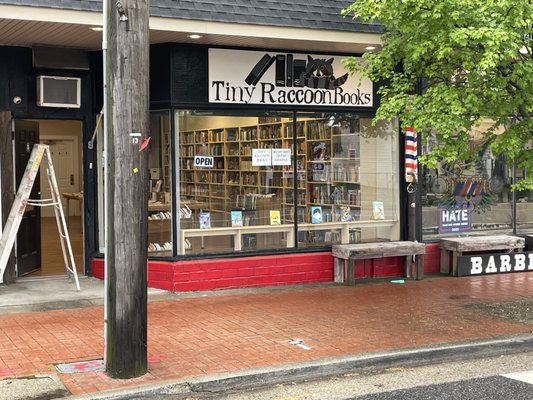 TINY RACCOON BOOKS - 12 Photos - 277 Railroad Ave, Sayville, New York
