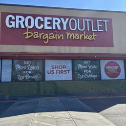Exterior photo of Grocery Outlet - Kent, Washington Exterior photo of Grocery Outlet - Kent, Washington