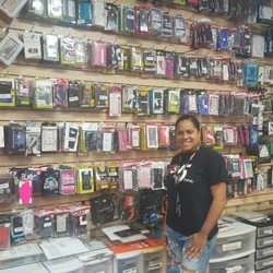 Boost Mobile - All the latest accessories