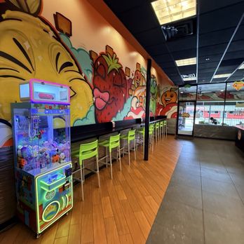 Jeremiah's Italian Ice - Large inside seating area - Ice Cream & Frozen Yogurt Near Me - Orlando, Florida Jeremiah's Italian Ice - Large inside seating area - Ice Cream & Frozen Yogurt Near Me - Orlando, Florida