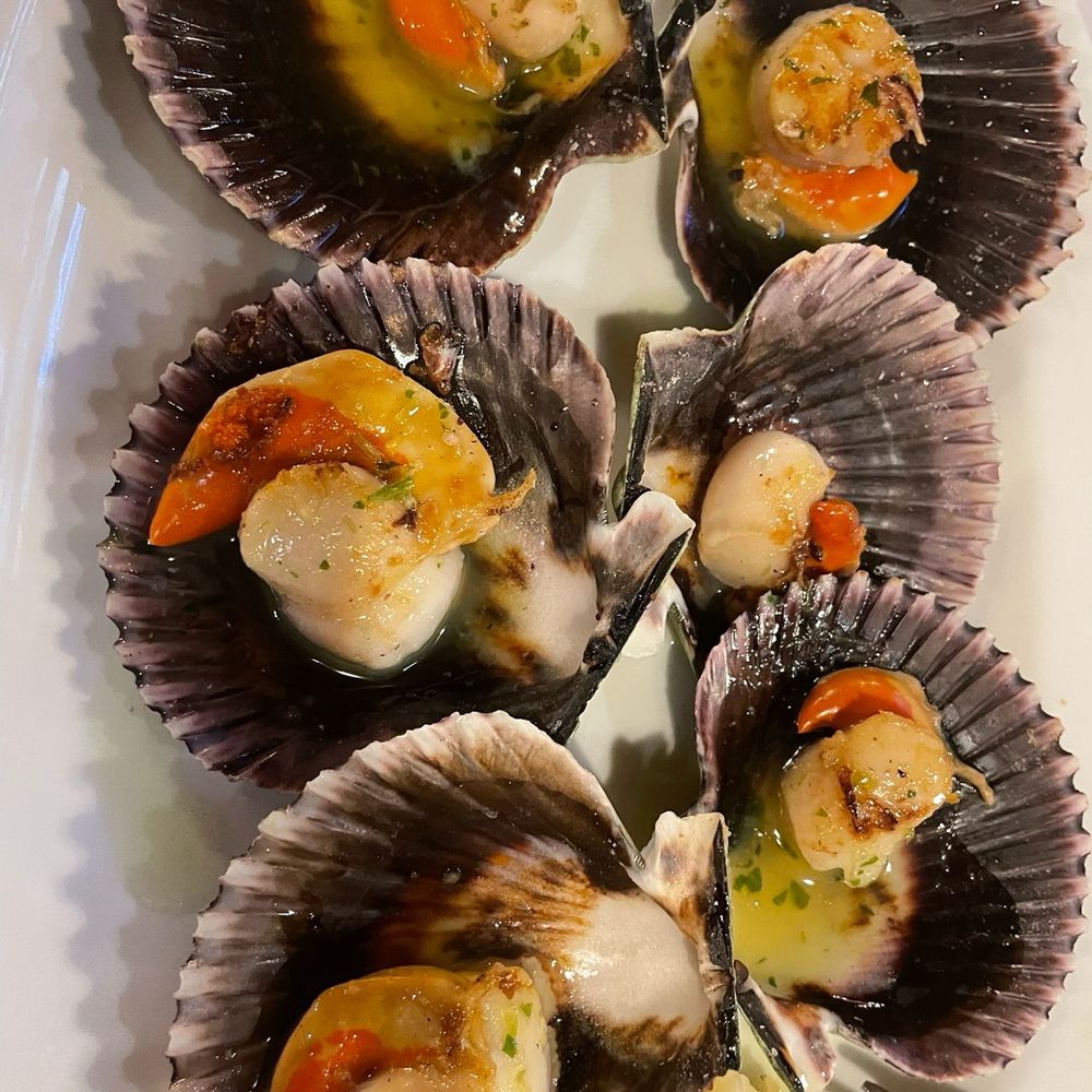 Racó de la Vila - Grilled scallops - tasted fresh! - Spanish Near Me - Barcelona, B Racó de la Vila - Grilled scallops - tasted fresh! - Spanish Near Me - Barcelona, B