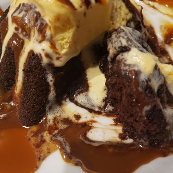 Chili's - Molton Lava cake - American Near Me - East Haven, Connecticut