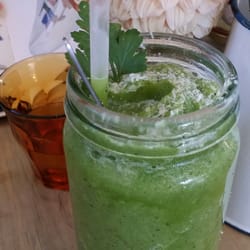 The Belle General - The Green smoothie - $10.50  Kale, parsley, kiwi fruit, cucumber, banana, pear + coconut water.