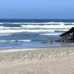 Peter Iredale Ship Wreck - High tide shipwreck