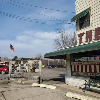 Cheese Box - Outside - Cheese Shops Near Me - Lake Geneva, Wisconsin