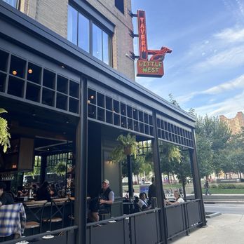 Little West Tavern - Outside - Bars Near Me - Columbus, Ohio Little West Tavern - Outside - Bars Near Me - Columbus, Ohio