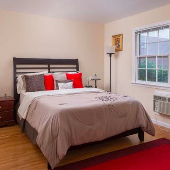 Rutherford Heights - Bedrooms have large windows to let in natural light. - Apartments Near Me - East Rutherford, New Jersey Rutherford Heights - Bedrooms have large windows to let in natural light. - Apartments Near Me - East Rutherford, New Jersey